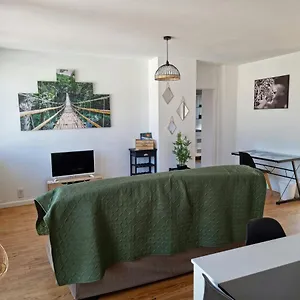 https://le-belvedere-vue-pyrnes-familiale-centre-tarbes.midi-pyreneeshotels.com