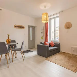 https://le-corail-sublime-t2-avec-1-chambre-et-1-canap-lit.midi-pyreneeshotels.com